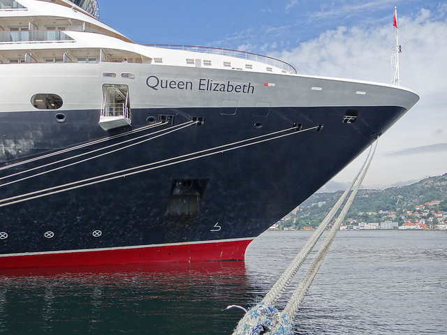 repositioning cruise queen mary 2