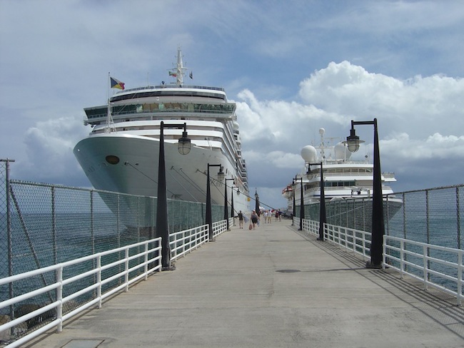 Cruise ships in St Kitts