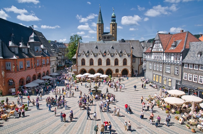 Goslar: Harz- Marketplace with Town Hall (Photo: German Tourist Board Image Library)