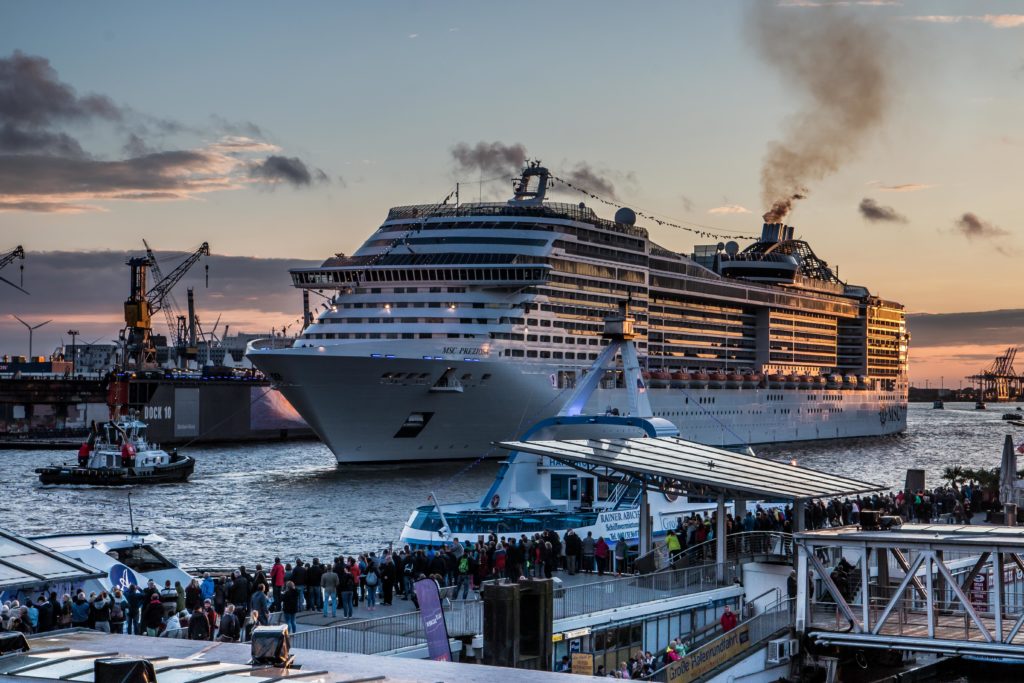 cruise ship in hamburg germany