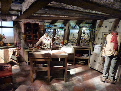 Weasley's Kitchen at Harry Potter Studio Tour Warner Bros. Leavesden 