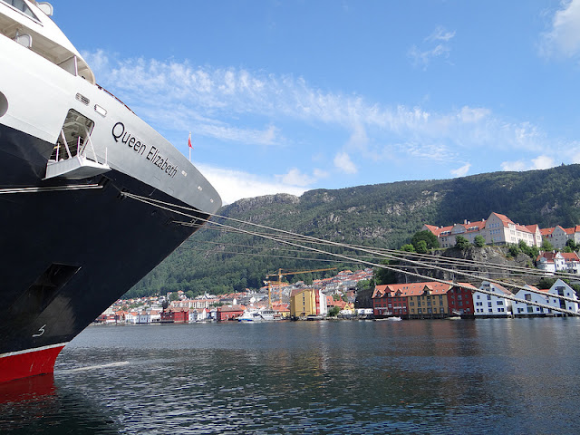 Cunard Queen Elizabeth in Bergen Norway https://www.tipsfortravellers.com