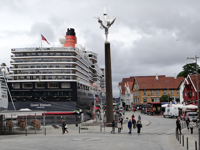 Cunard Queen Elizabeth Cruise Ship Stavanger Norway https://www.tipsfortravellers.com