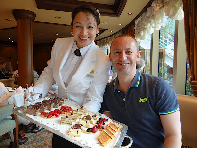 Cunard & Twinings Tea Rituals Afternoon Tea on the Queen Elizabeth: White Star Service 